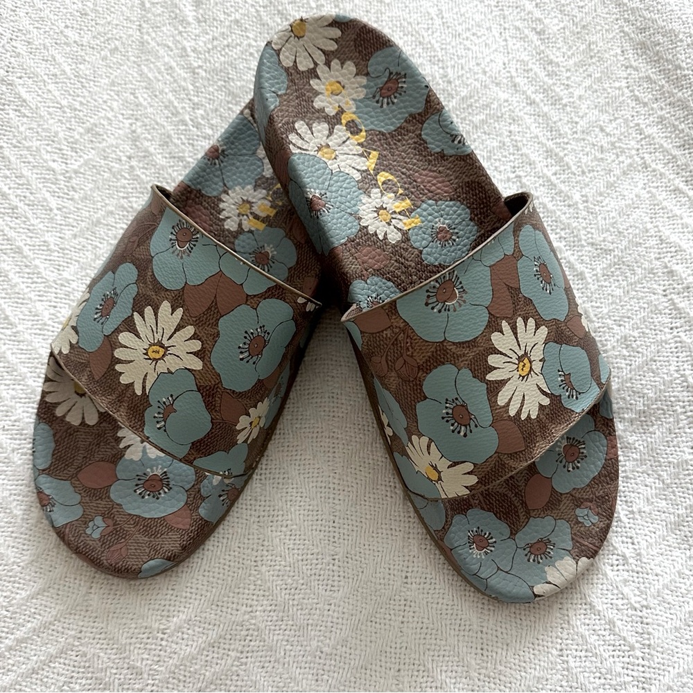 💙 COACH 💙 Udele Sig Floral Aqua Slide Sandals!